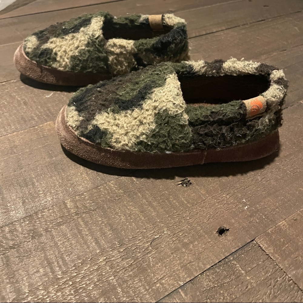 Acorn Camo Slippers